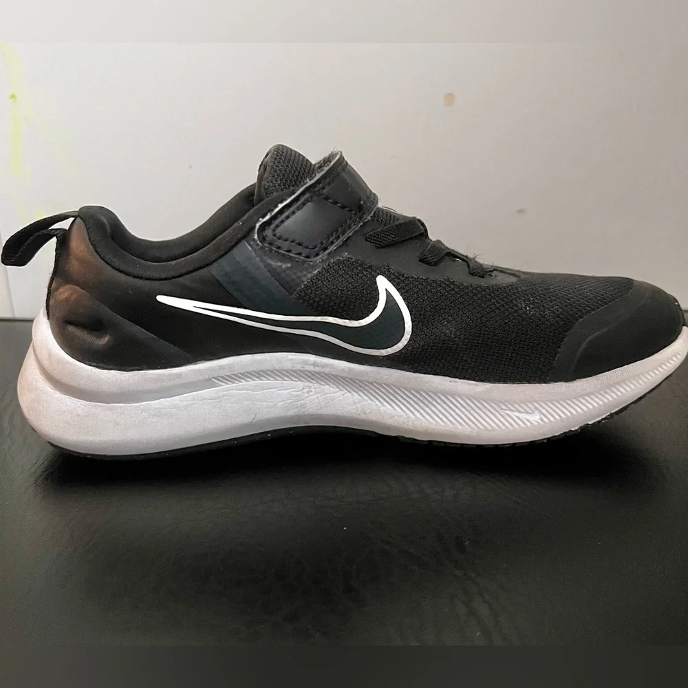 Kids’ Nike Star Runner Sneakers 1.5Y
